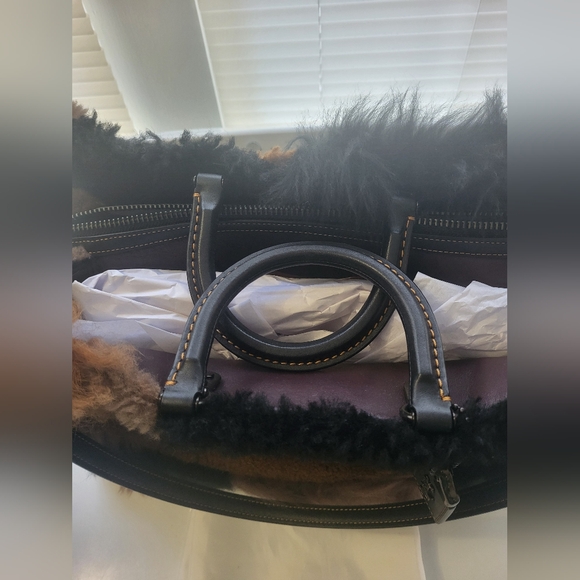 Limited Coach Shearling rogue 39 tote bag - Picture 7 of 15
